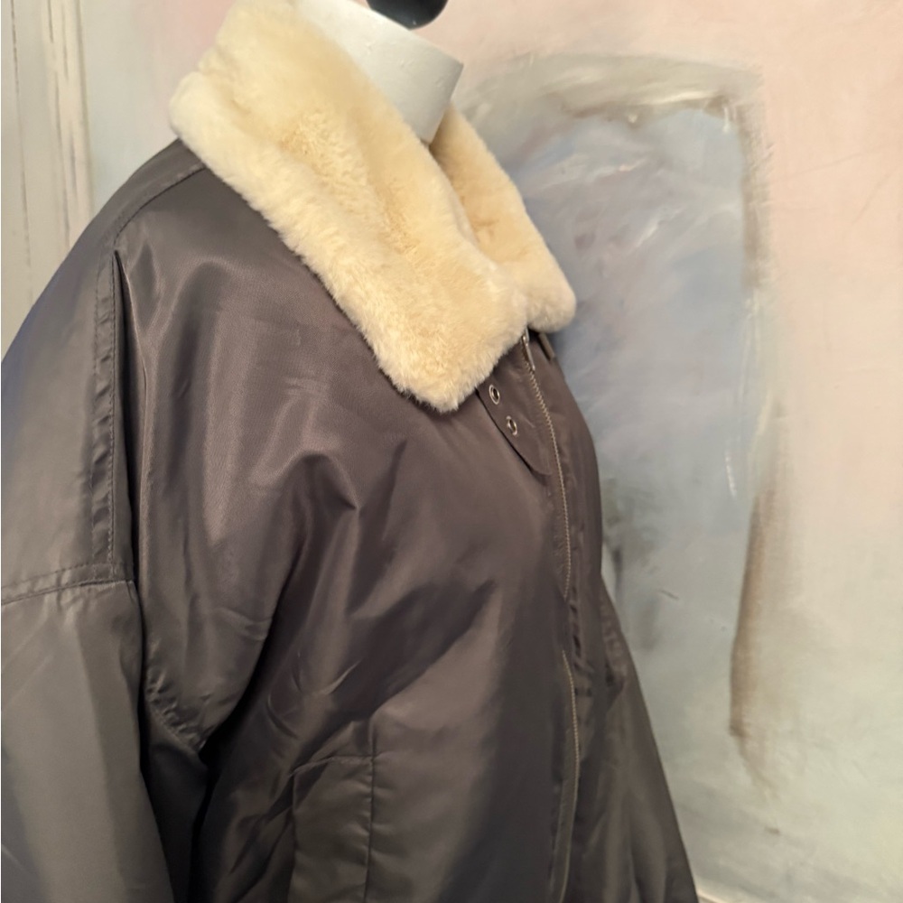 Lioness Gray Bomber Jacket with Cream Collar - Picture 7 of 15